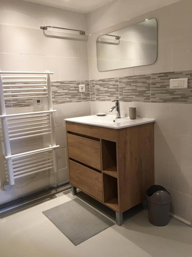 Appartement fontaine à Aups Extérieur photo
