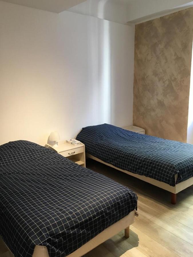 Appartement fontaine à Aups Extérieur photo