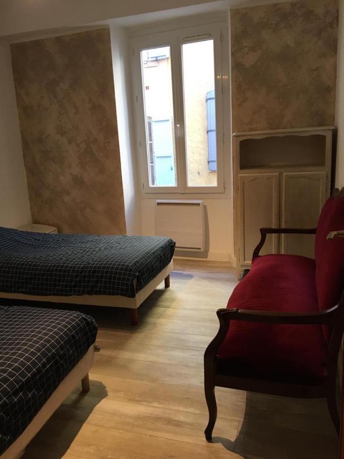 Appartement fontaine à Aups Extérieur photo