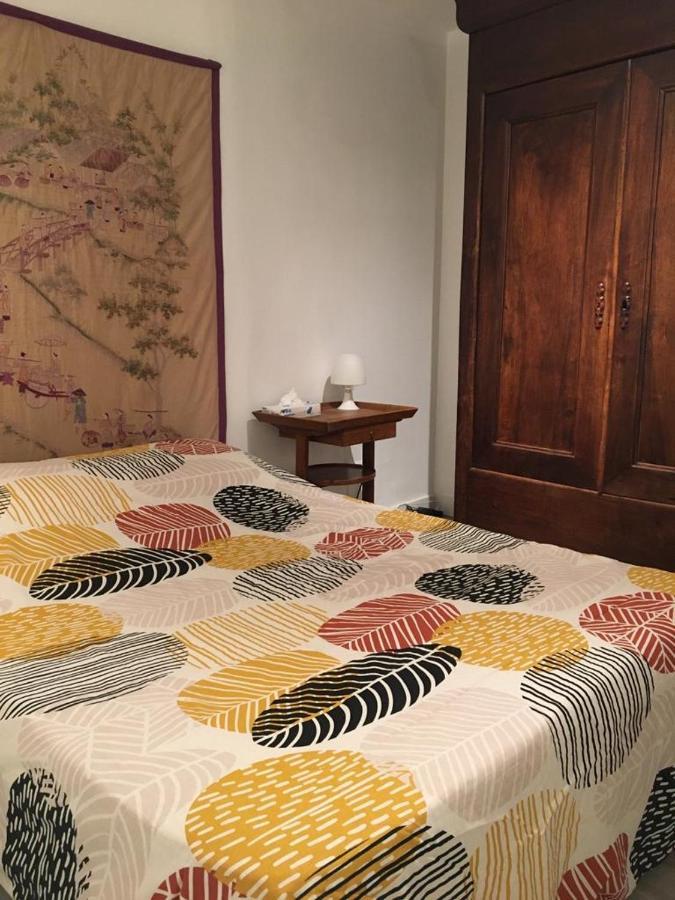Appartement fontaine à Aups Extérieur photo