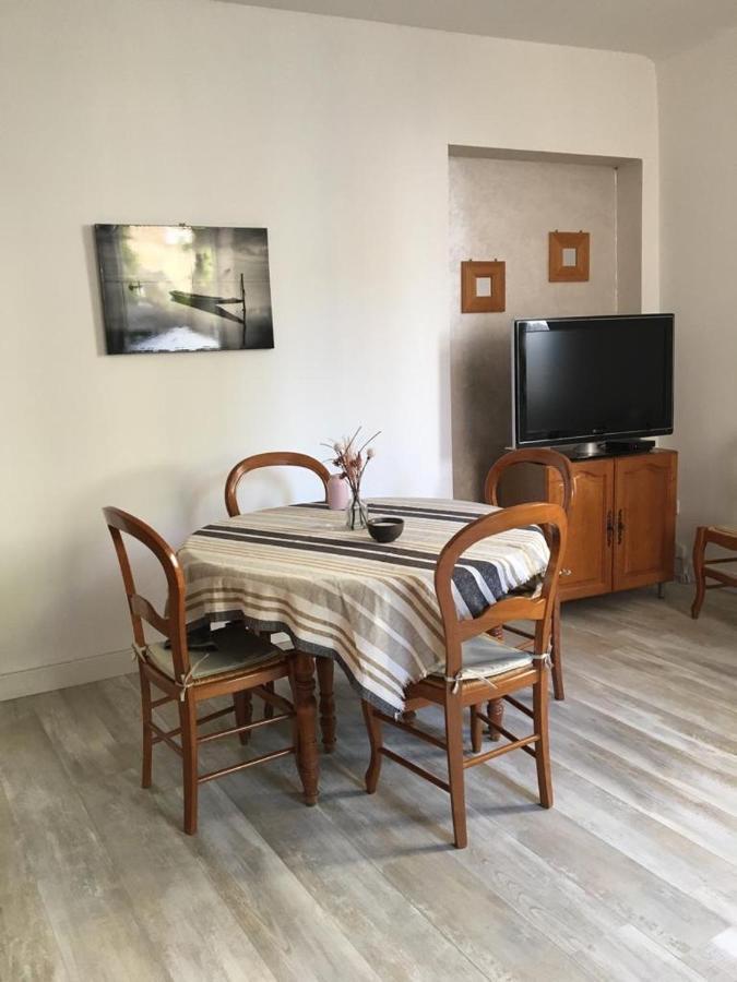 Appartement fontaine à Aups Extérieur photo