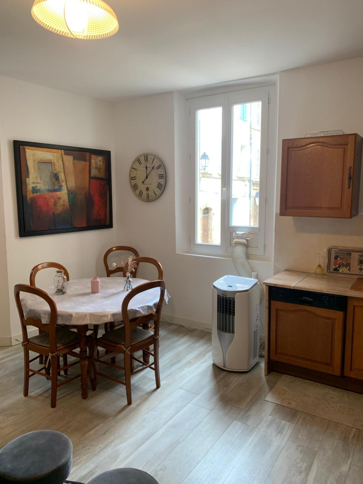 Appartement fontaine à Aups Extérieur photo